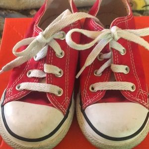 Red Converse toddler boy size 8 Used